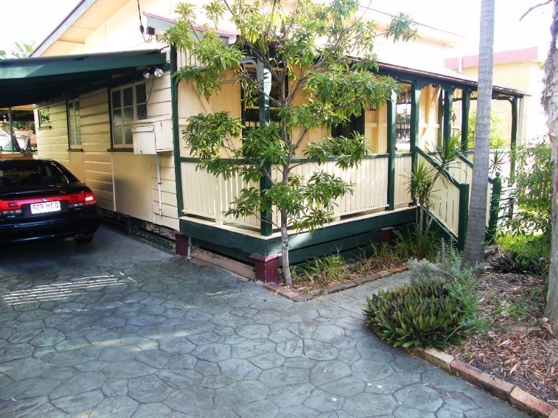 18 Broughton Road, Kedron QLD 4031