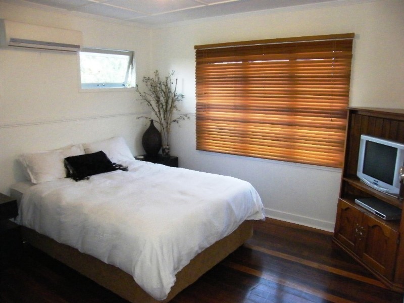 198 Appleby Road, Stafford Heights QLD 4053