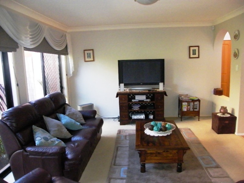 16 Cosby PL, Mcdowall QLD 4053
