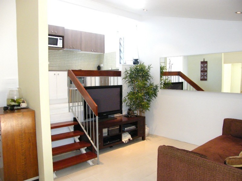 4/65 Erneton Street, Newmarket QLD 4051