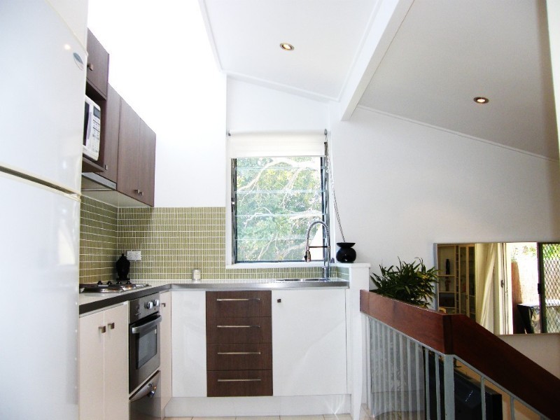 4/65 Erneton Street, Newmarket QLD 4051