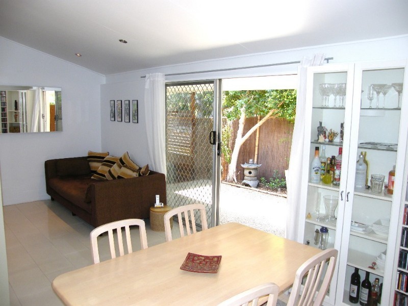 4/65 Erneton Street, Newmarket QLD 4051