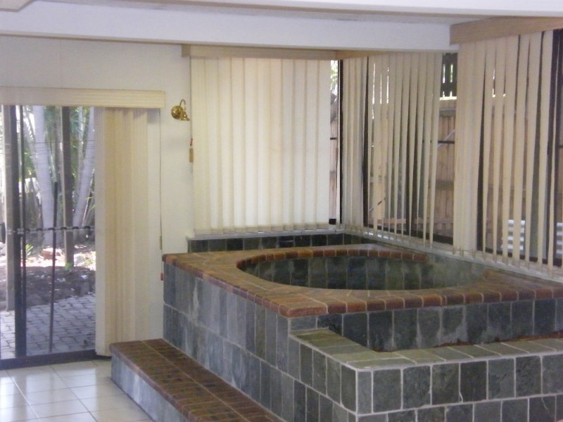 36 Days Road, Grange QLD 4051