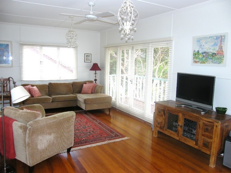 5 Wilgarning Street, Stafford Heights QLD 4053