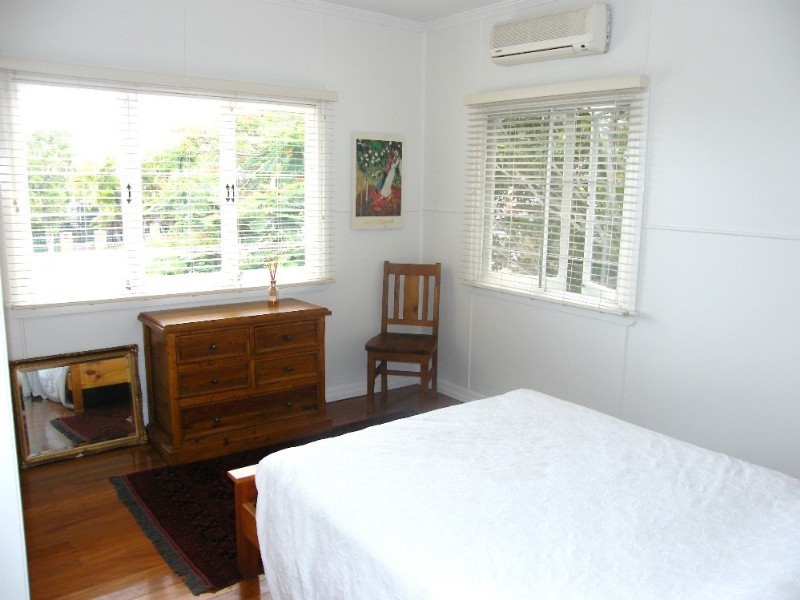 5 Wilgarning Street, Stafford Heights QLD 4053