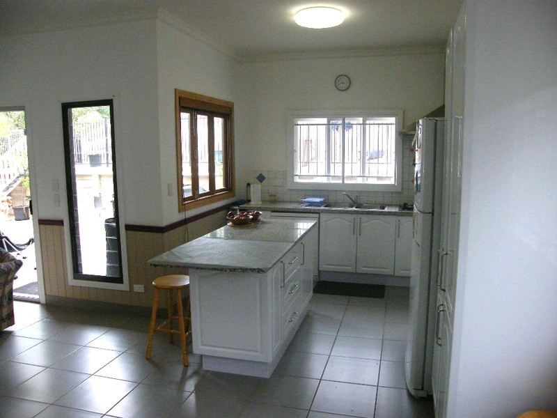 6 Lanham Crescent, Newmarket QLD 4051