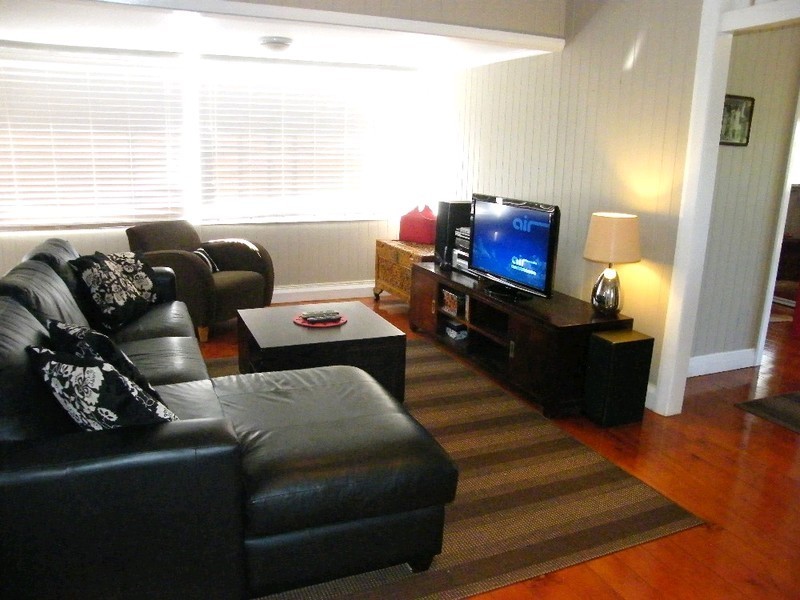 42 Erneton Street, Newmarket QLD 4051