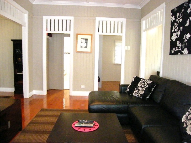 42 Erneton Street, Newmarket QLD 4051