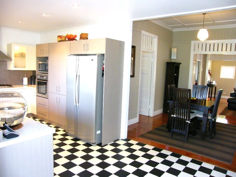 42 Erneton Street, Newmarket QLD 4051