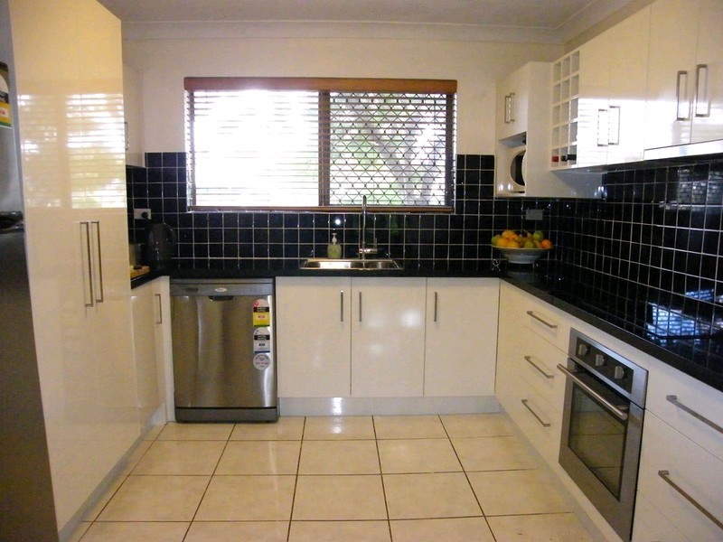 2/25 Scott Road, Herston QLD 4006