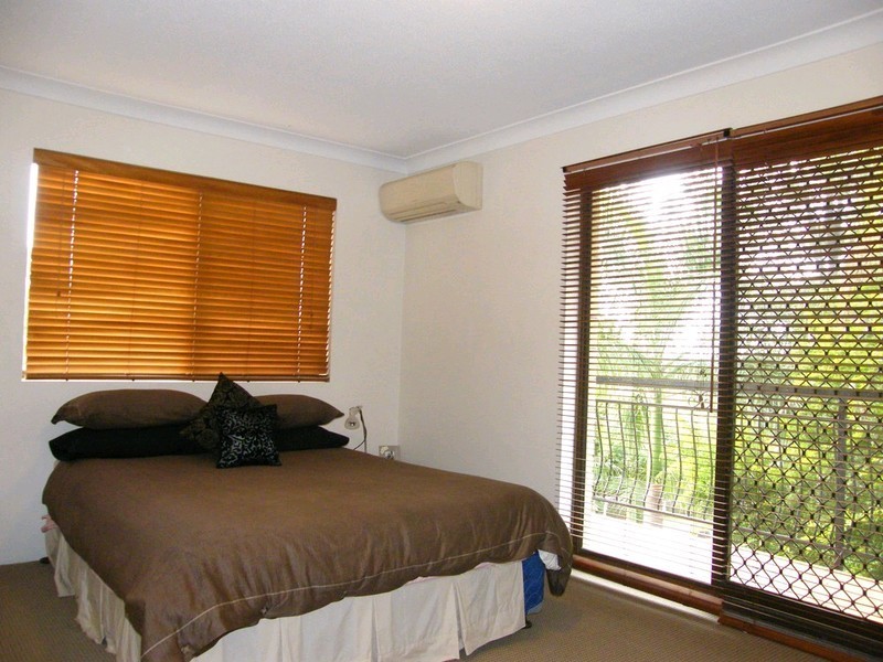 2/25 Scott Road, Herston QLD 4006