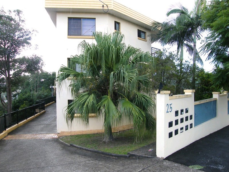 2/25 Scott Road, Herston QLD 4006