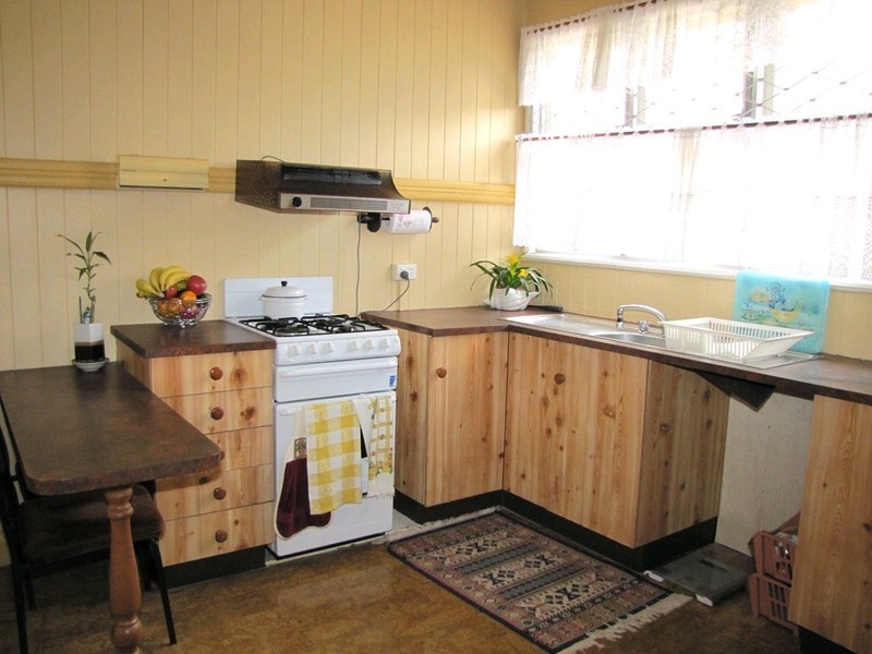 16 Stewart Avenue, Wooloowin QLD 4030
