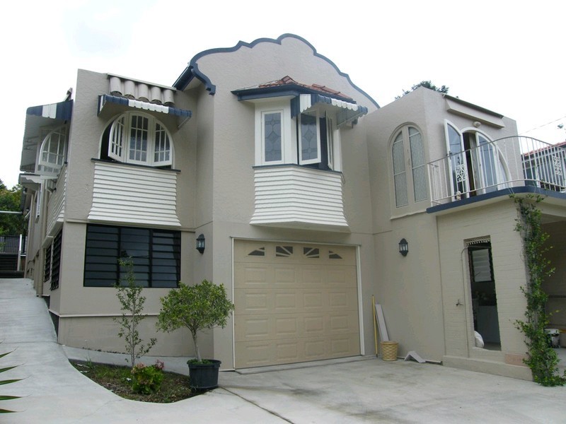 6 Lanham Crescent, Newmarket QLD 4051