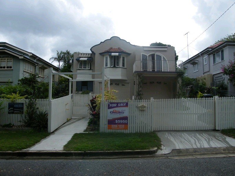 6 Lanham Crescent, Newmarket QLD 4051