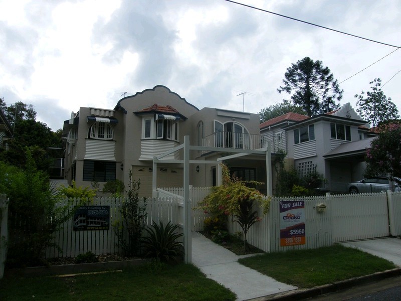 6 Lanham Crescent, Newmarket QLD 4051