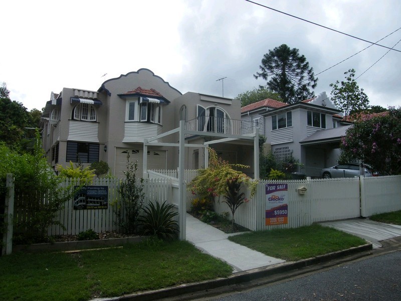 6 Lanham Crescent, Newmarket QLD 4051