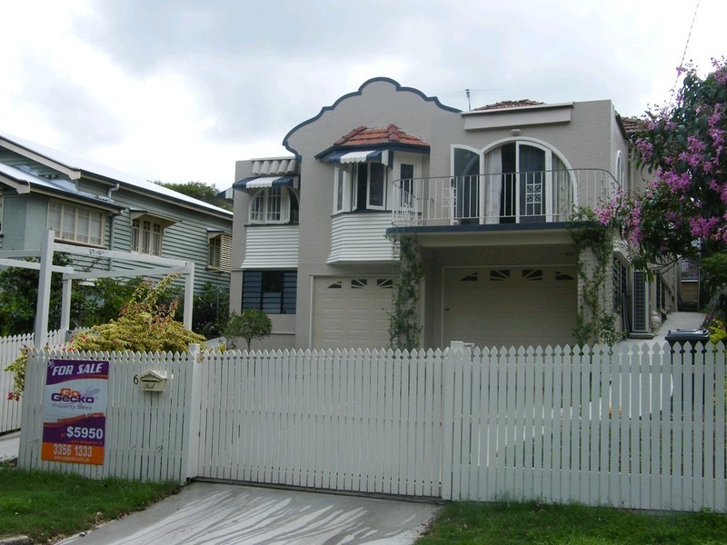 6 Lanham Crescent, Newmarket QLD 4051