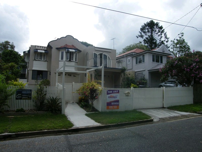 6 Lanham Crescent, Newmarket QLD 4051