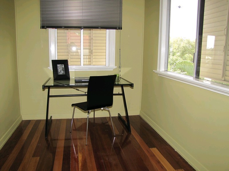 6 Kidgell Street, Stafford QLD 4053