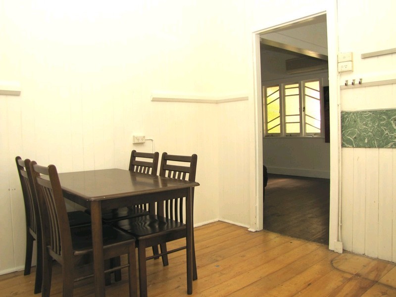 1 Lanham Crescent, Newmarket QLD 4051