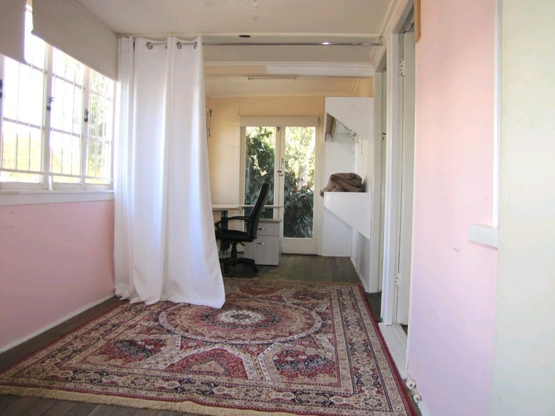 1 Lanham Crescent, Newmarket QLD 4051