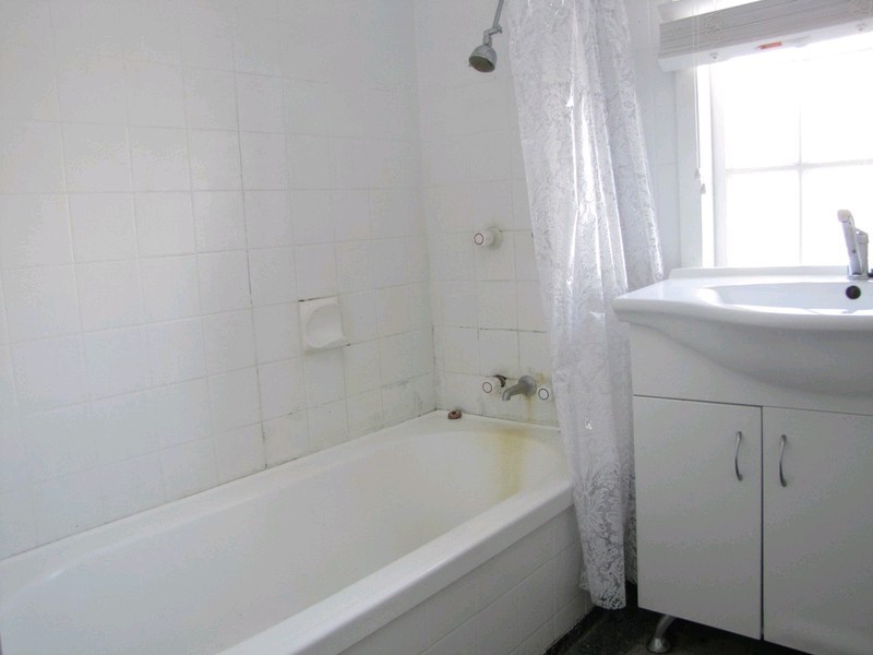 1 Lanham Crescent, Newmarket QLD 4051