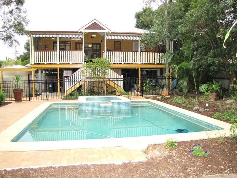 35 Foster Street, Newmarket QLD 4051