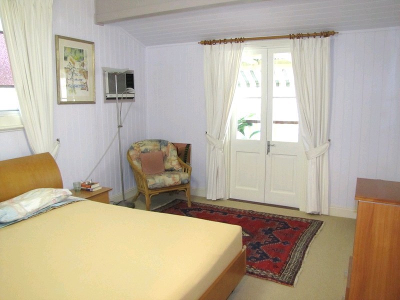 35 Foster Street, Newmarket QLD 4051