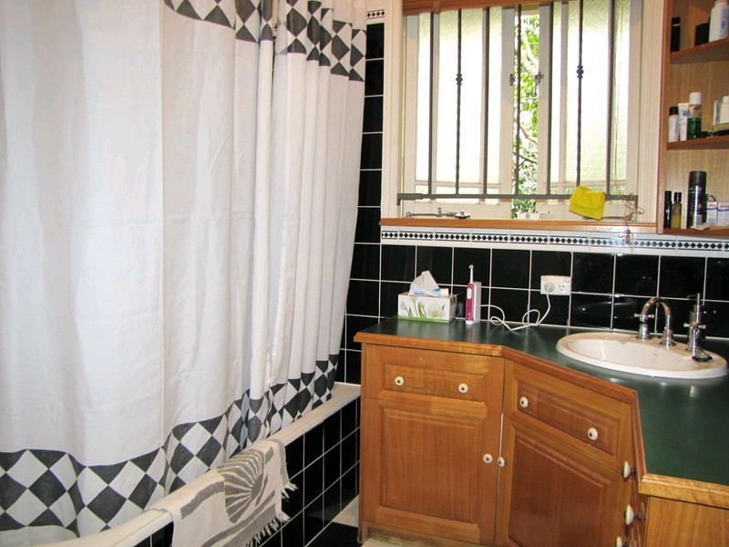 35 Foster Street, Newmarket QLD 4051