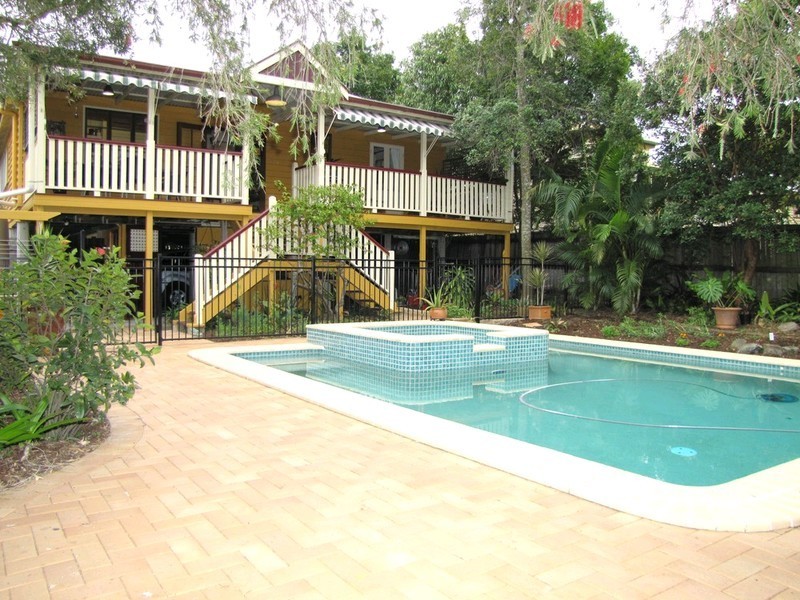 35 Foster Street, Newmarket QLD 4051