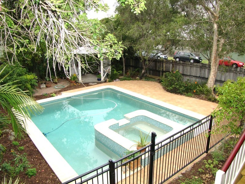 35 Foster Street, Newmarket QLD 4051