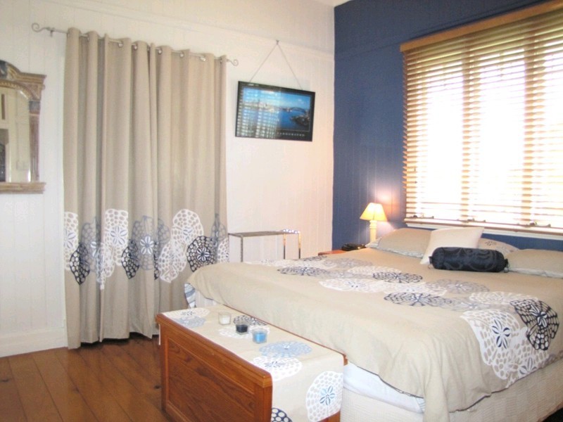 1 Dennis Street, Grange QLD 4051