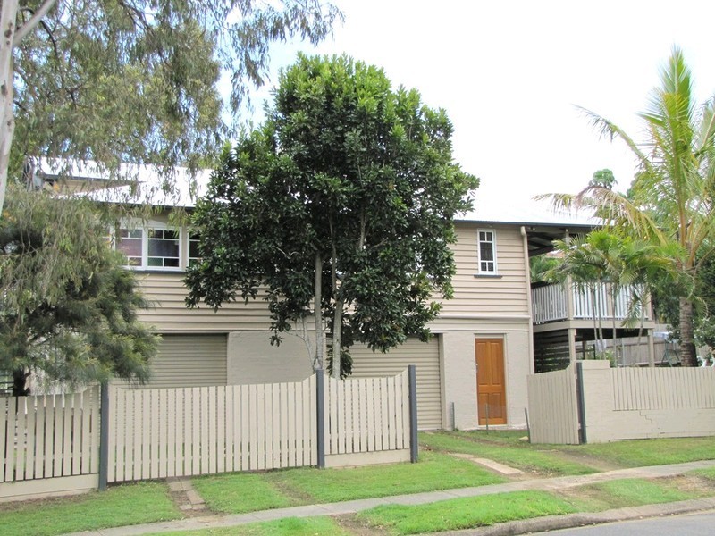 1 Dennis Street, Grange QLD 4051