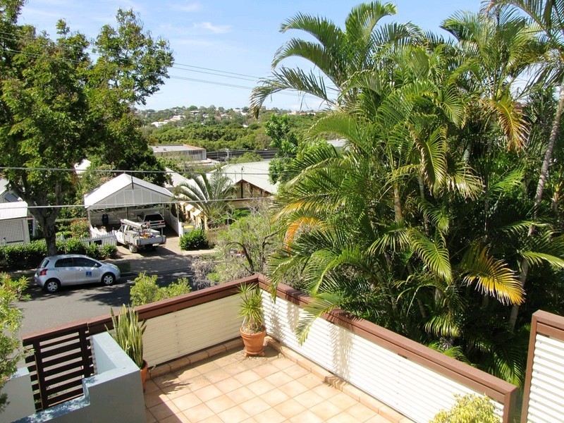 36 Garrick Terrace, Herston QLD 4006