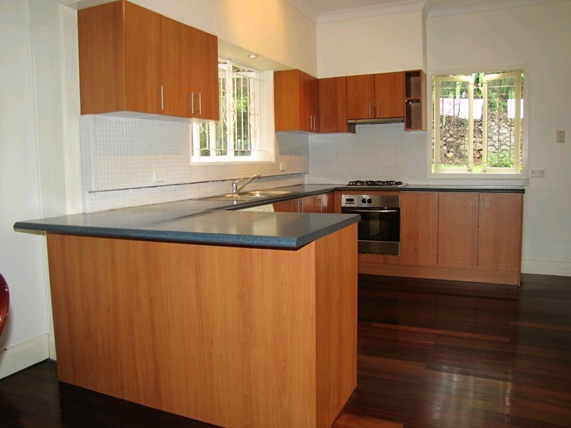 25 Lansdowne Street, Newmarket QLD 4051