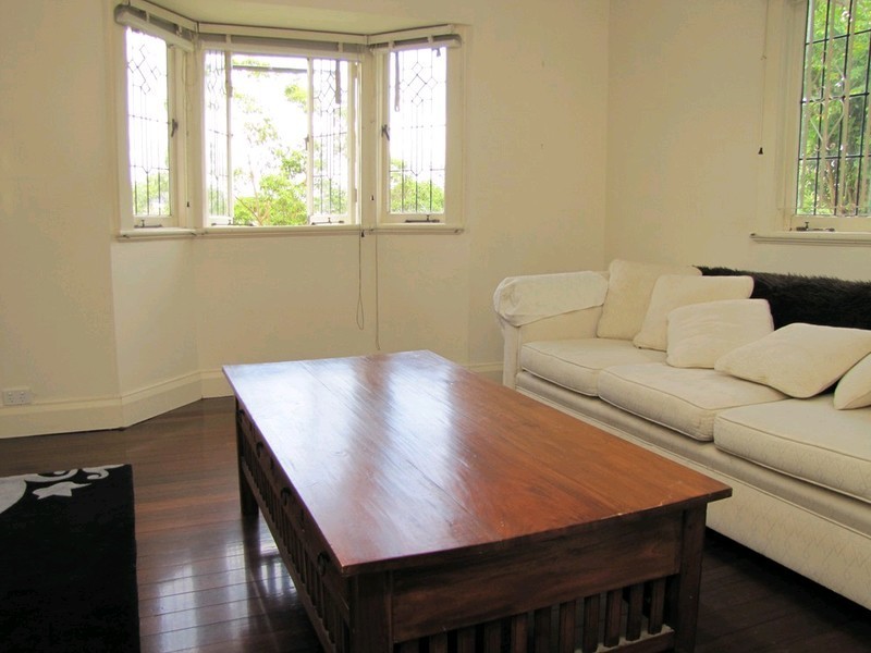 25 Lansdowne Street, Newmarket QLD 4051