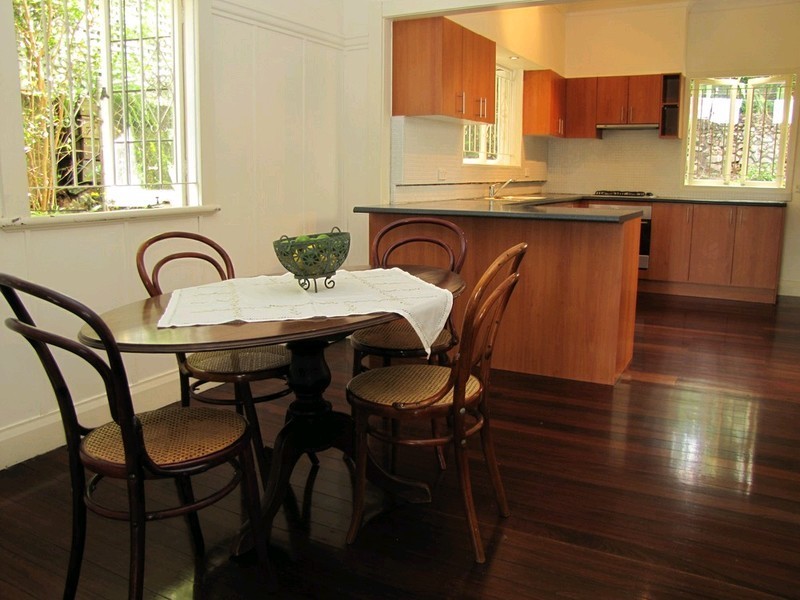 25 Lansdowne Street, Newmarket QLD 4051