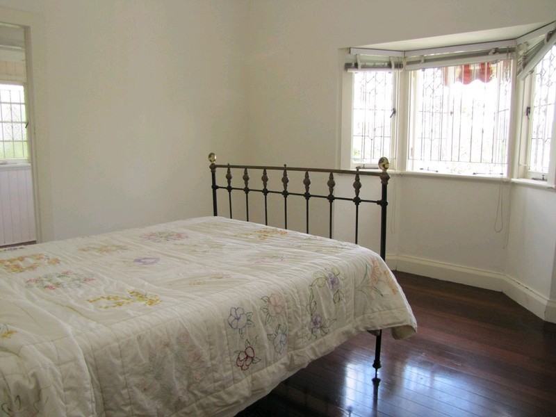 25 Lansdowne Street, Newmarket QLD 4051