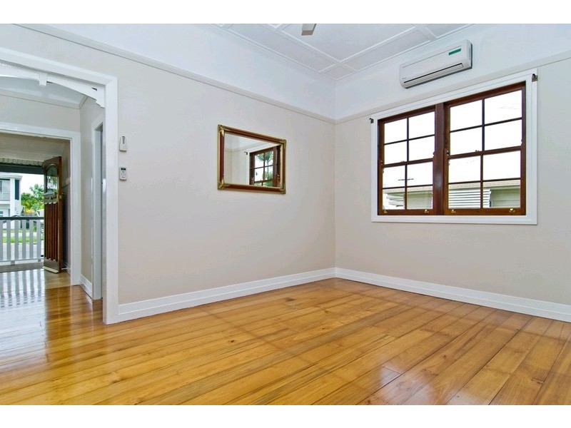 57 Tenth Avenue, Kedron QLD 4031