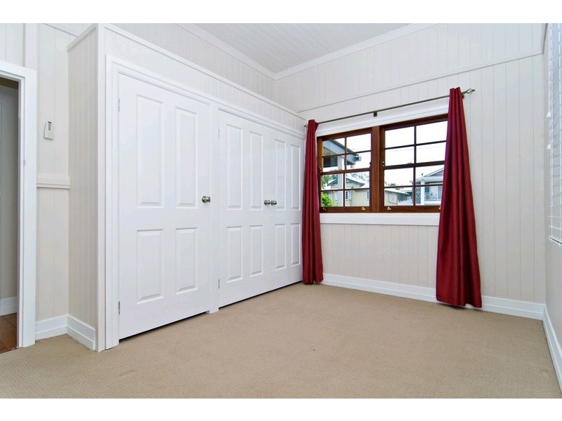 57 Tenth Avenue, Kedron QLD 4031