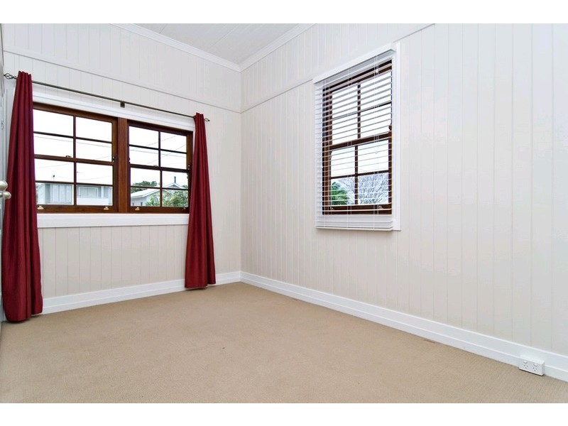 57 Tenth Avenue, Kedron QLD 4031