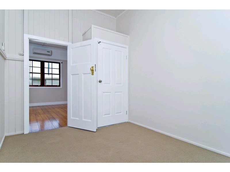 57 Tenth Avenue, Kedron QLD 4031