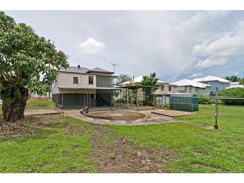 57 Tenth Avenue, Kedron QLD 4031