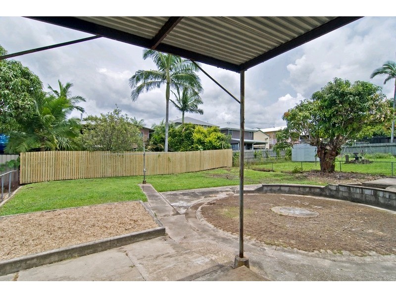 57 Tenth Avenue, Kedron QLD 4031