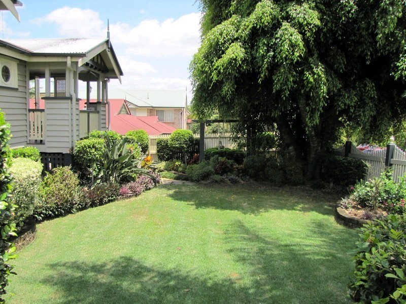 8 Hunter Street, Greenslopes QLD 4120