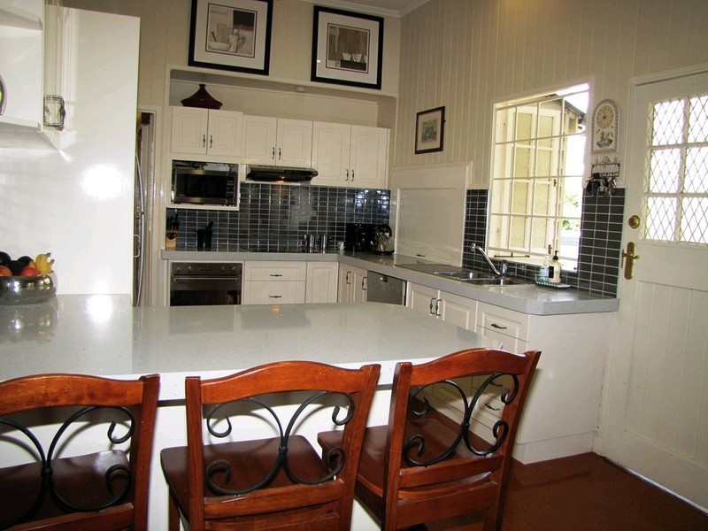 8 Hunter Street, Greenslopes QLD 4120