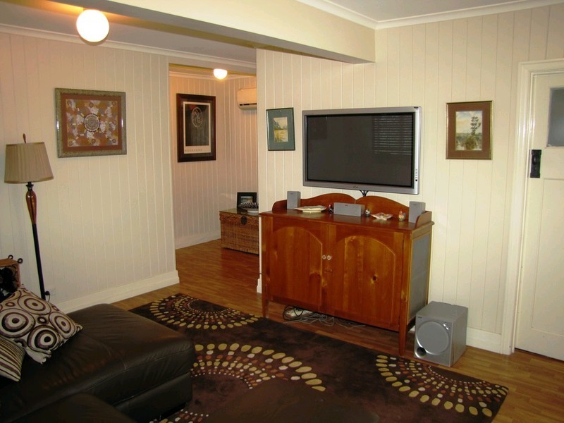 8 Hunter Street, Greenslopes QLD 4120