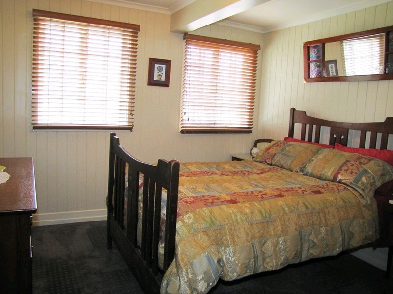 8 Hunter Street, Greenslopes QLD 4120