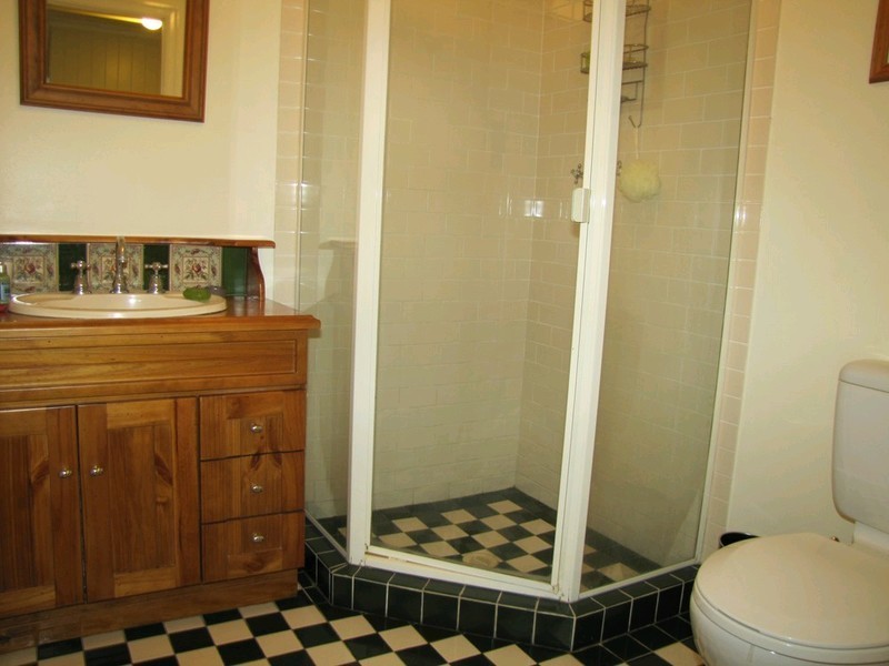 8 Hunter Street, Greenslopes QLD 4120